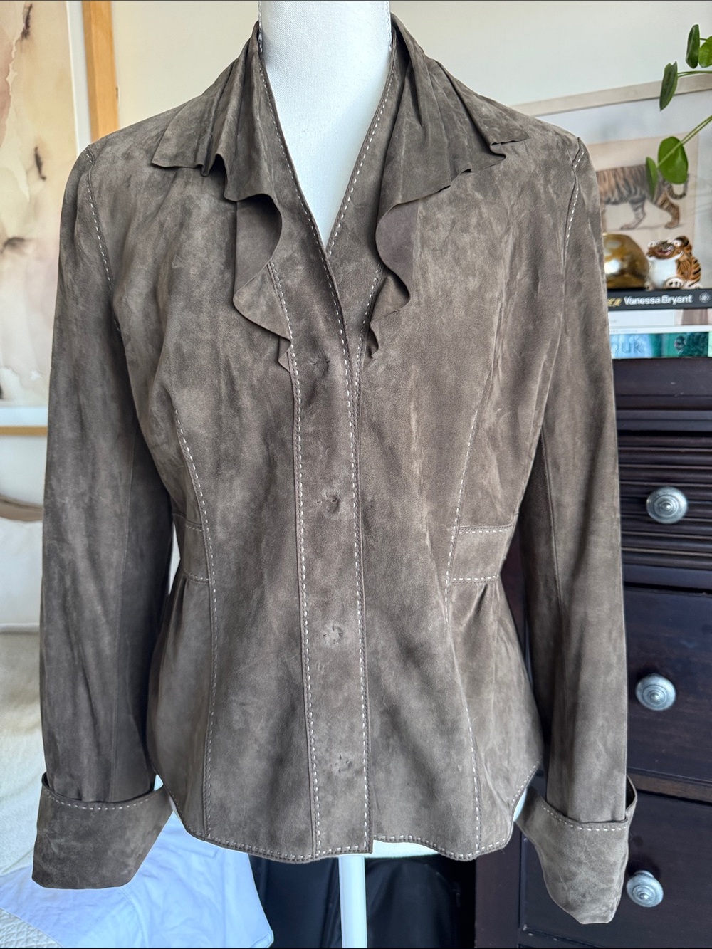 Elie Tahari 100% Suede Ruffle Collar Fitted Snap Front Jacket - Like New!